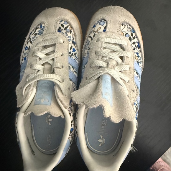 Girls Adidas sneakers - Picture 4 of 4